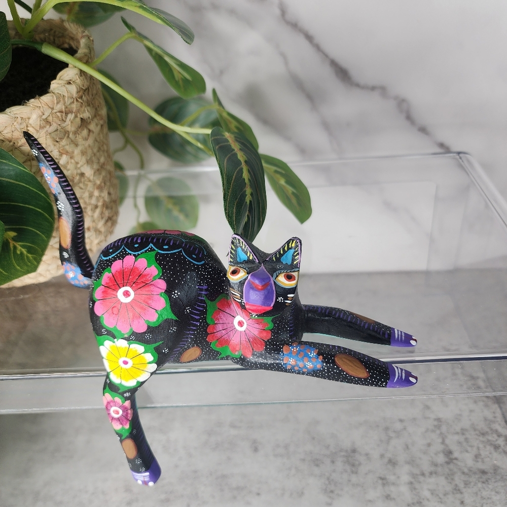 Oaxacan Alebrijes Vintage Cat Wood Carving - Picture 10 of 10